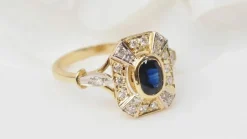 Bague vintage en or jaune, saphir et diamants ovale