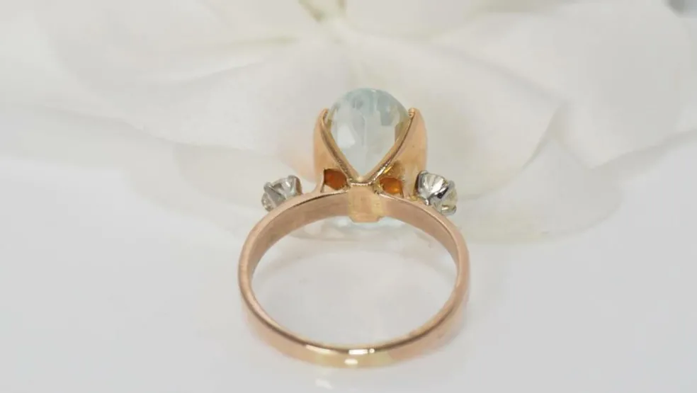 Bague vintage en or jaune, aigue marine et diamants