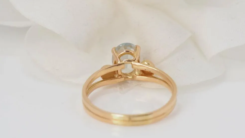 Bague vintage en Or jaune et aigue marine