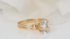 Bague vintage en Or jaune et aigue marine