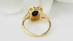 Bague vintage en or jaune, saphir et diamants ovale