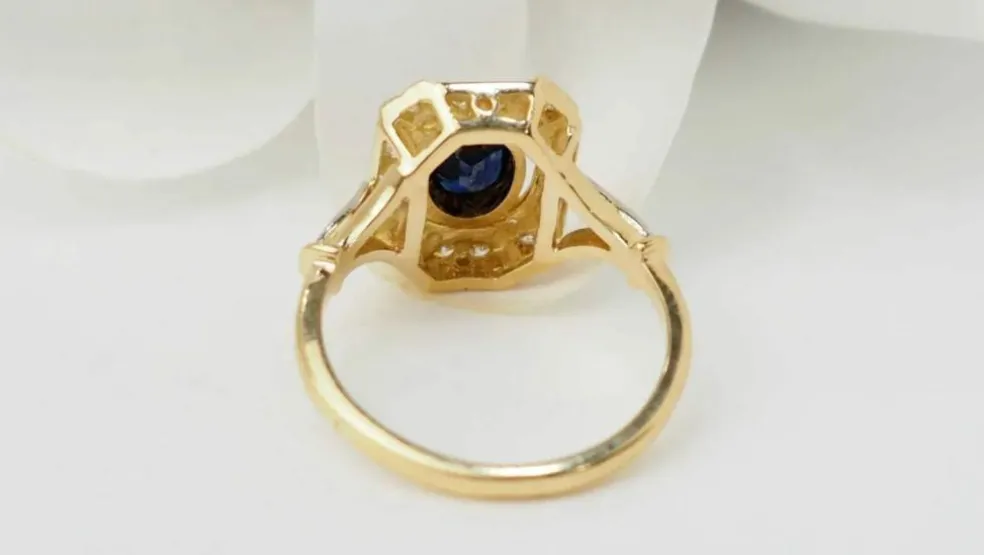 Bague vintage en or jaune, saphir et diamants ovale