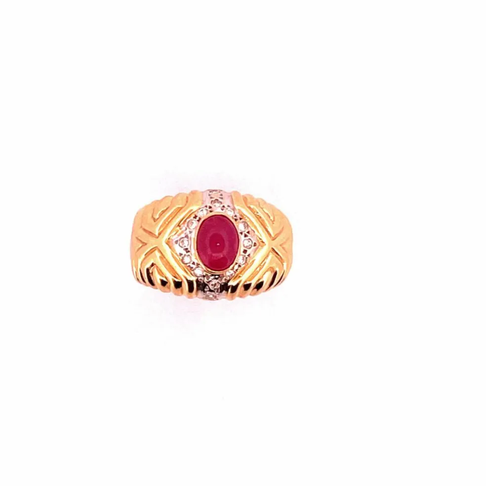Bague vintage en or jaune, rubis cabochon et diamants