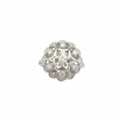 Bague vintage en platine ornée de diamants