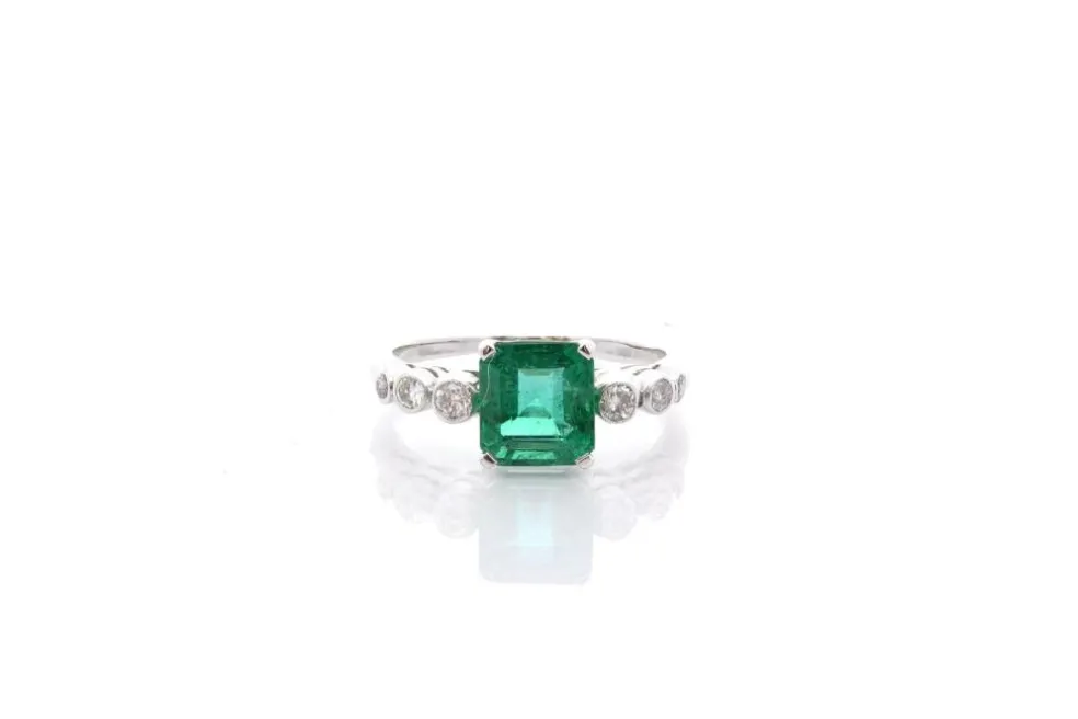 Bague vintage émeraude de 1,90cts