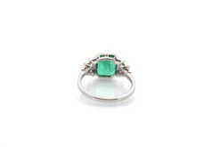 Bague vintage émeraude de 2,65cts et diamants