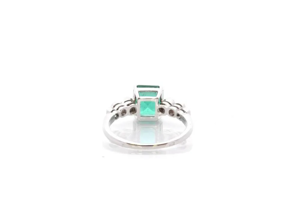 Bague vintage émeraude de 1,90cts