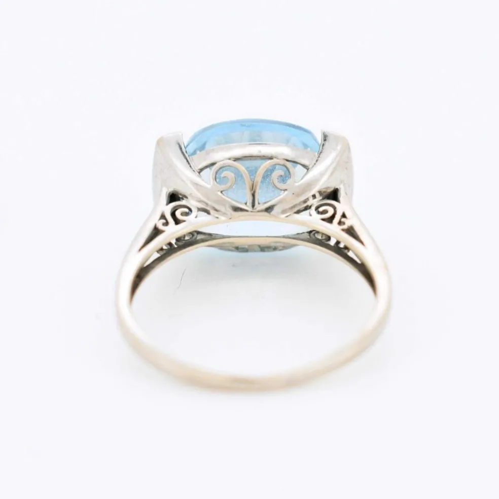 Bague Vintage Or 18 Carats, Topaze Bleue et Diamants