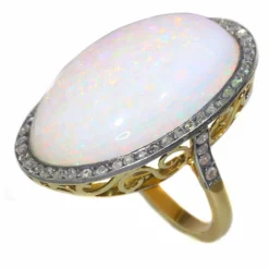 Bague vintage or , opale , diamants