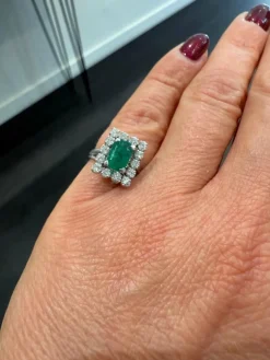 Bague Vintage Or blanc - Emeraude et Diamants