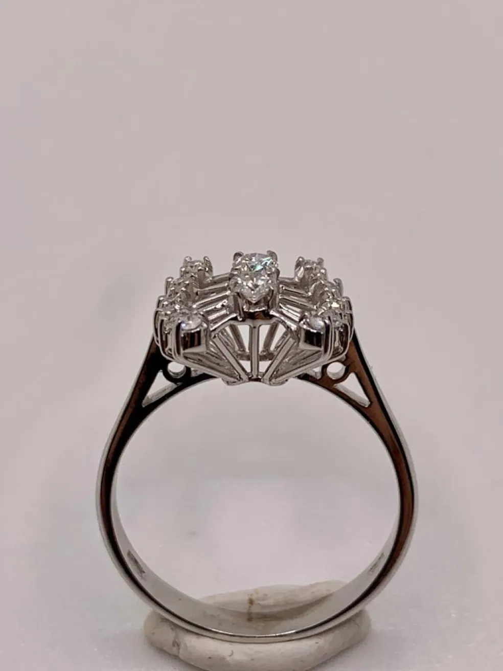 Bague vintage or blanc diamants