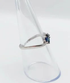 Bague vintage or blanc, saphirs taille navette et poire