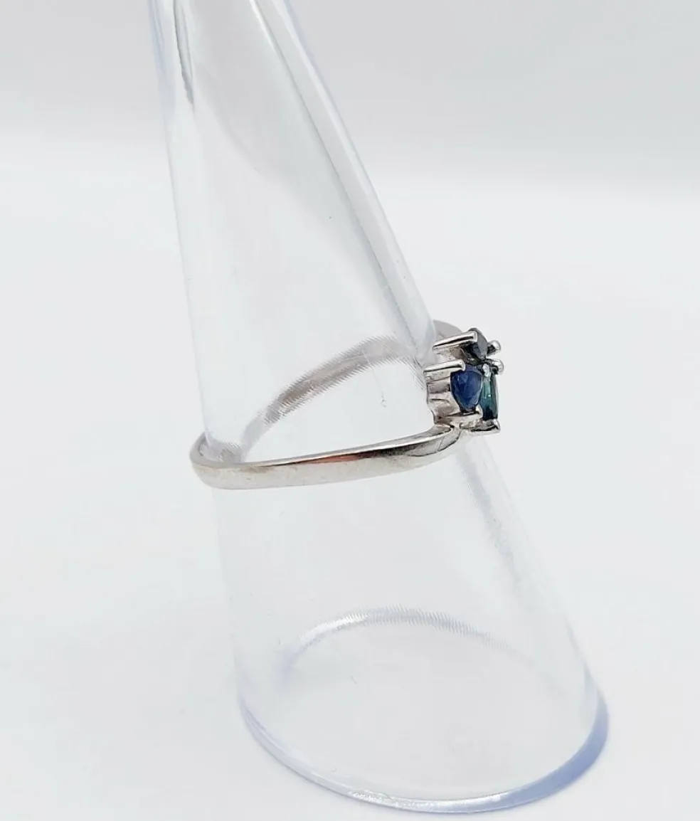 Bague vintage or blanc, saphirs taille navette et poire
