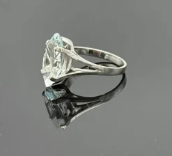 Bague vintage or gris, aigue-marine taille navette