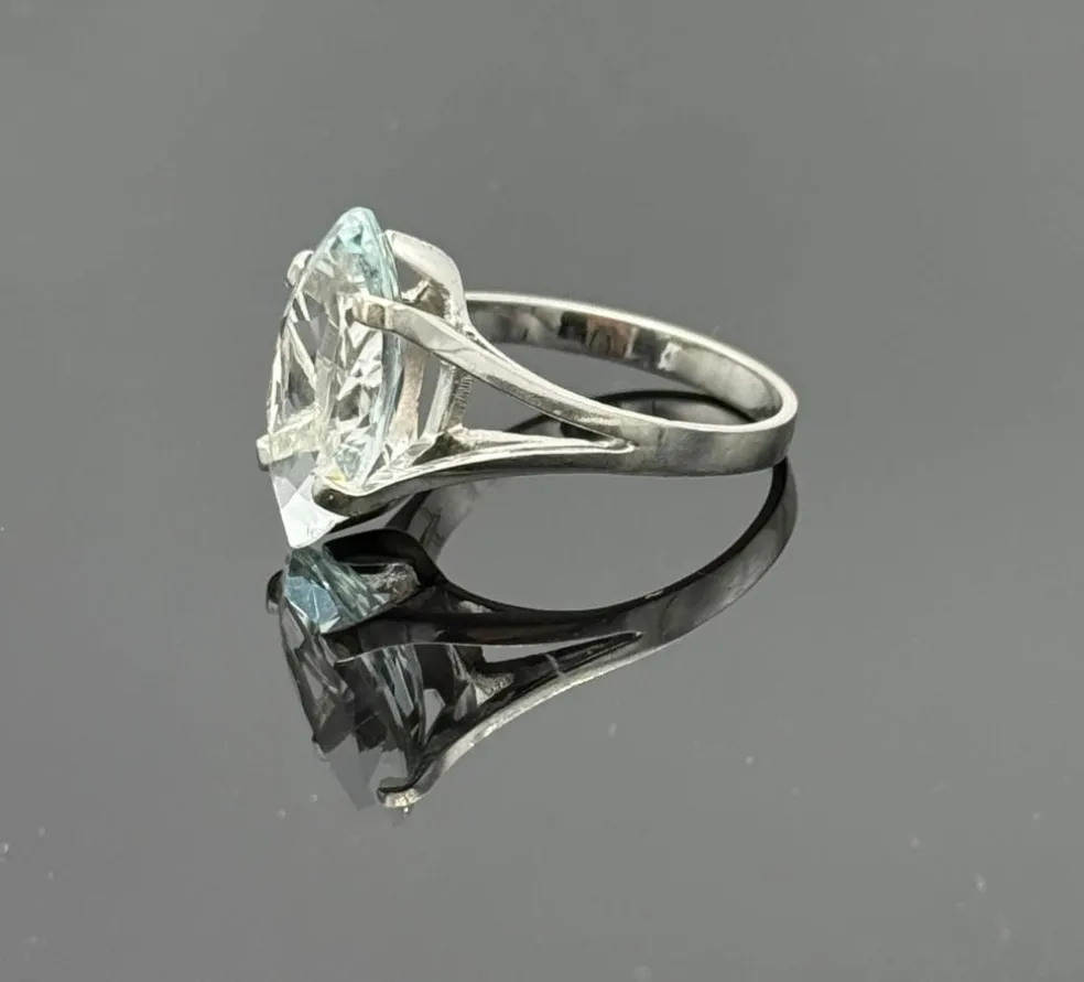 Bague vintage or gris, aigue-marine taille navette