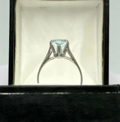 Bague vintage or gris, aigue-marine taille navette