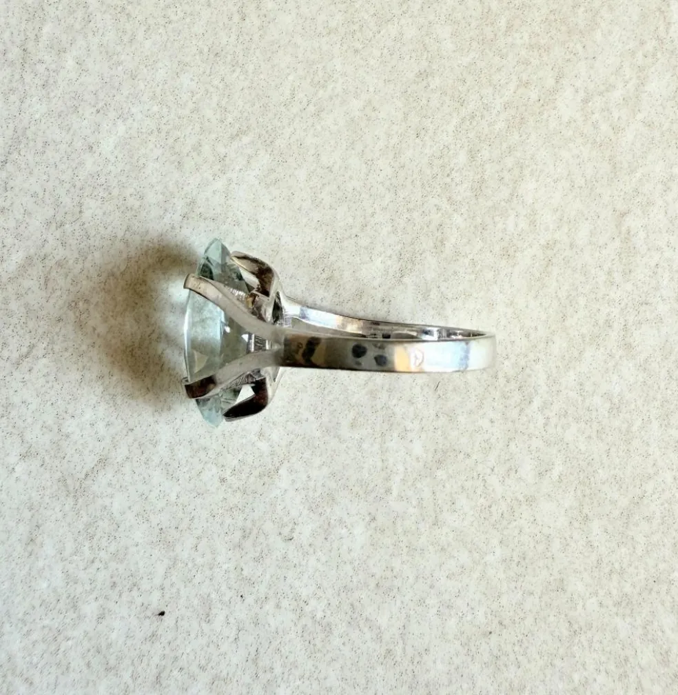 Bague vintage or gris, aigue-marine taille navette