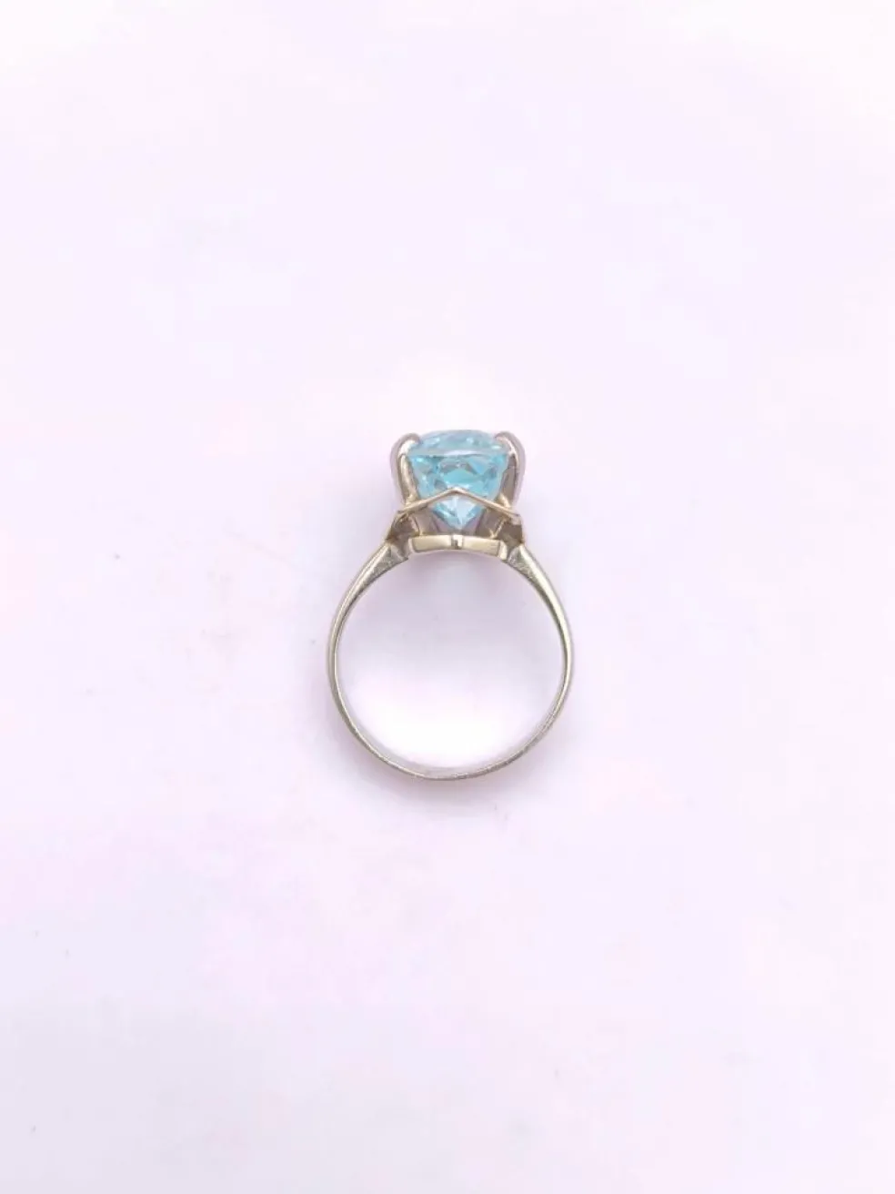 Bague vintage or gris et aigue marine ovale
