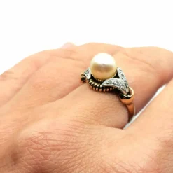 Bague vintage or jaune et perle de culture