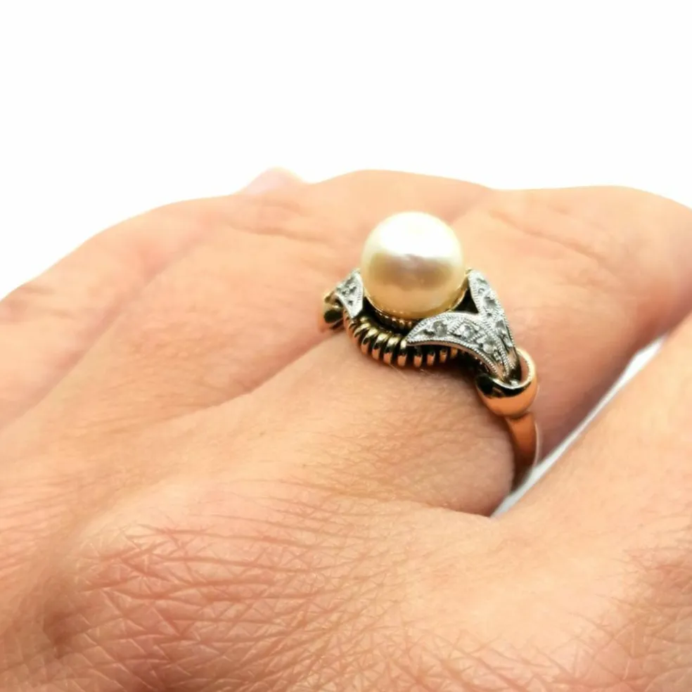 Bague vintage or jaune et perle de culture