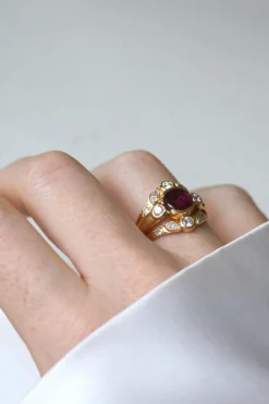 Bague vintage or jaune, rubis 1,94 ct, diamants