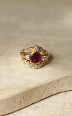 Bague vintage or jaune, rubis 1,94 ct, diamants