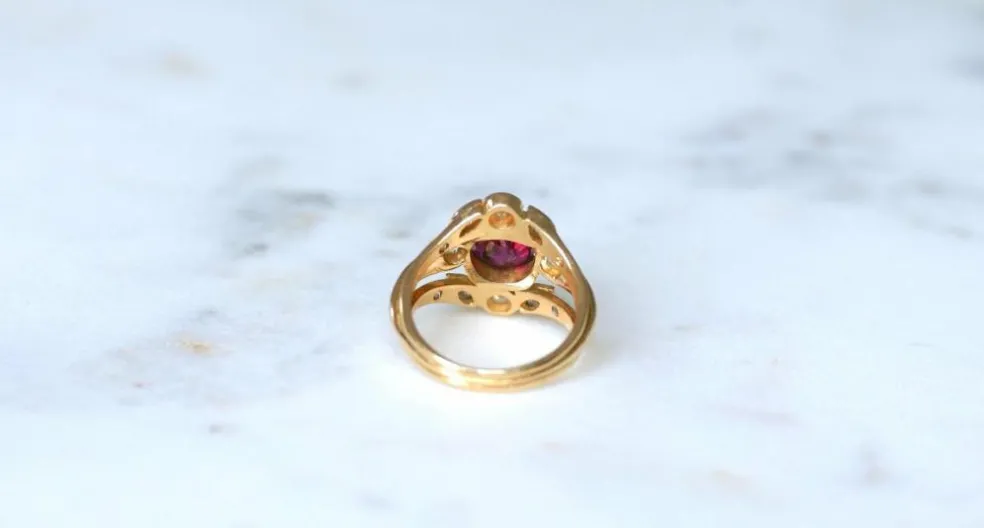 Bague vintage or jaune, rubis 1,94 ct, diamants