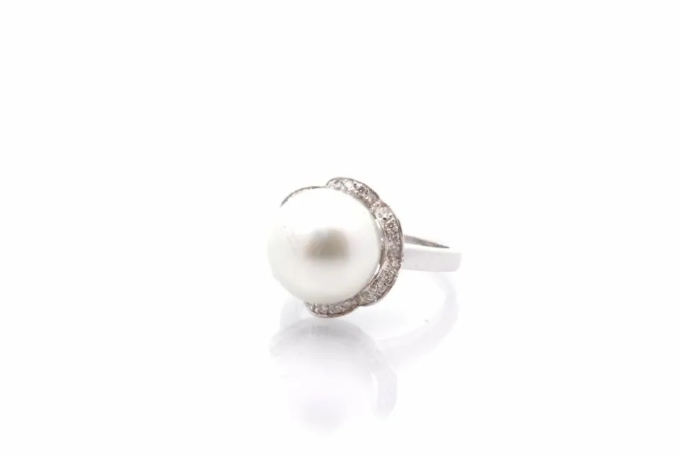 Bague vintage perle des mers du sud et diamants