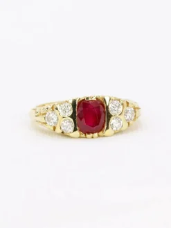 Bague vintage rubis coussin diamants or jaune