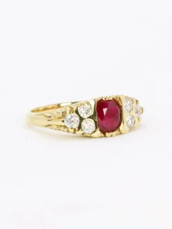 Bague vintage rubis coussin diamants or jaune