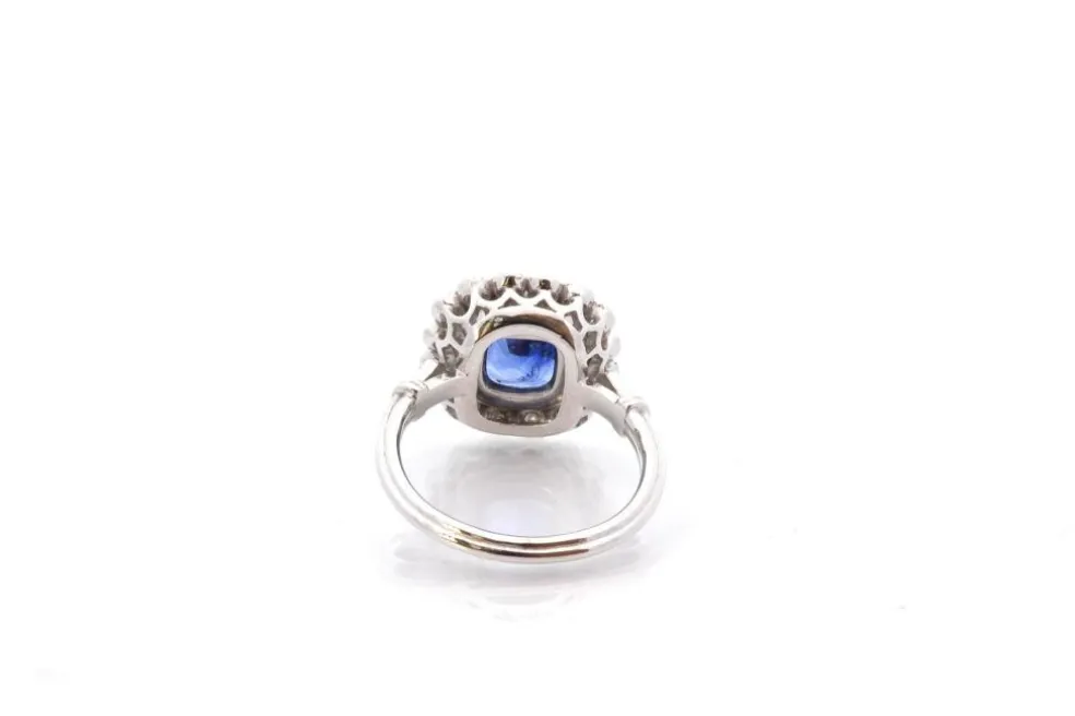 Bague vintage saphir de 2,83cts et diamants