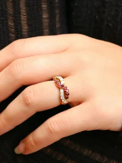 Bague vintage torsadée en or, diamants et rubis