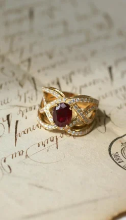 Bague Volutes or jaune, rubis et diamants