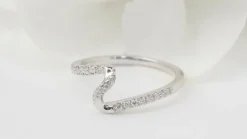Bague Zig Zag or blanc diamants