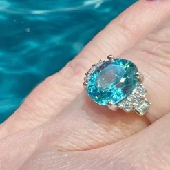 Bague zircon bleu naturel diamants