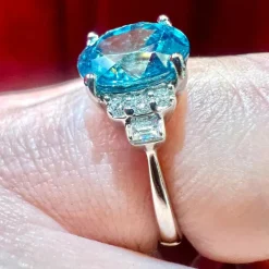 Bague zircon bleu naturel diamants