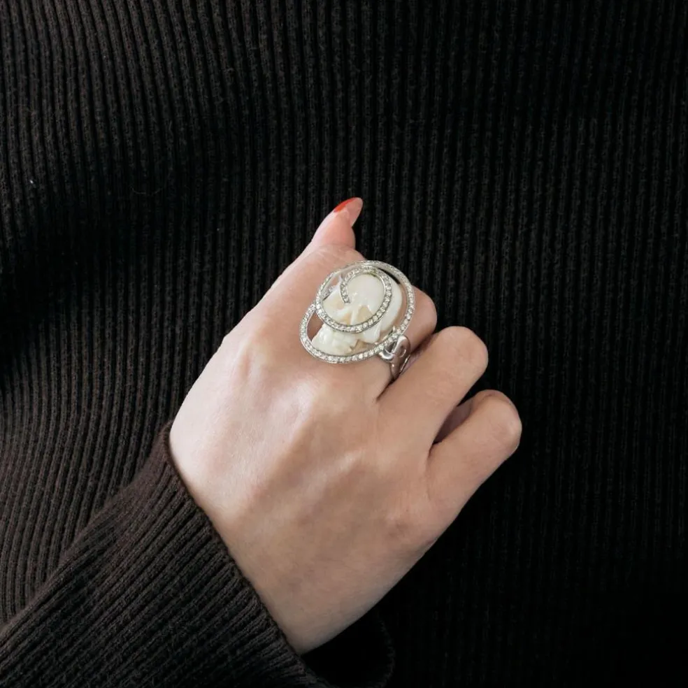 BERNARD DELETTREZ - Bague or blanc, diamants et jaspe blanc