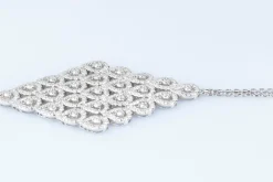 Bijou de main haute joaillerie or blanc