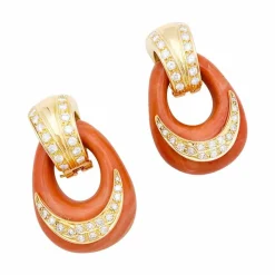 Boucles d'oreille vintage or jaune, diamants, corail.