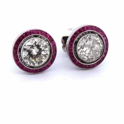 Boucles d'oreilles anciennes en or blanc, diamants et rubis