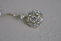 Boucles d'oreilles anciennes en or jaune et diamants