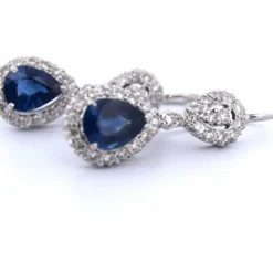 Boucles d'oreilles anciennes en or avec saphirs et diamants