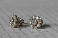 Boucles d'oreilles anciennes en diamants de la vieille mine