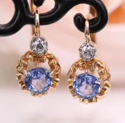 Boucles d'oreilles anciennes saphirs diamants dormeuses