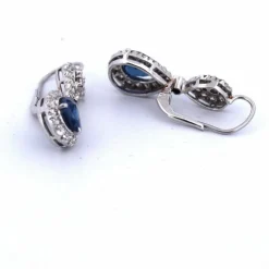 Boucles d'oreilles anciennes en or avec saphirs et diamants