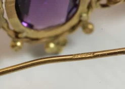 Boucles d'oreilles anciennes en or et améthyste
