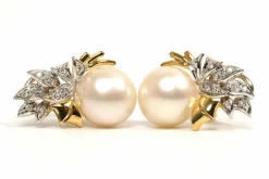 Boucles d'oreilles années 70 or jaune et blanc, perles et diamants