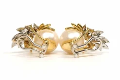 Boucles d'oreilles années 70 or jaune et blanc, perles et diamants