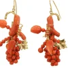 Boucles d'oreilles antiques en or et corail