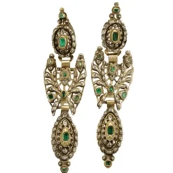 Boucles d'oreilles antiques en or jaune émeraude et diamant
